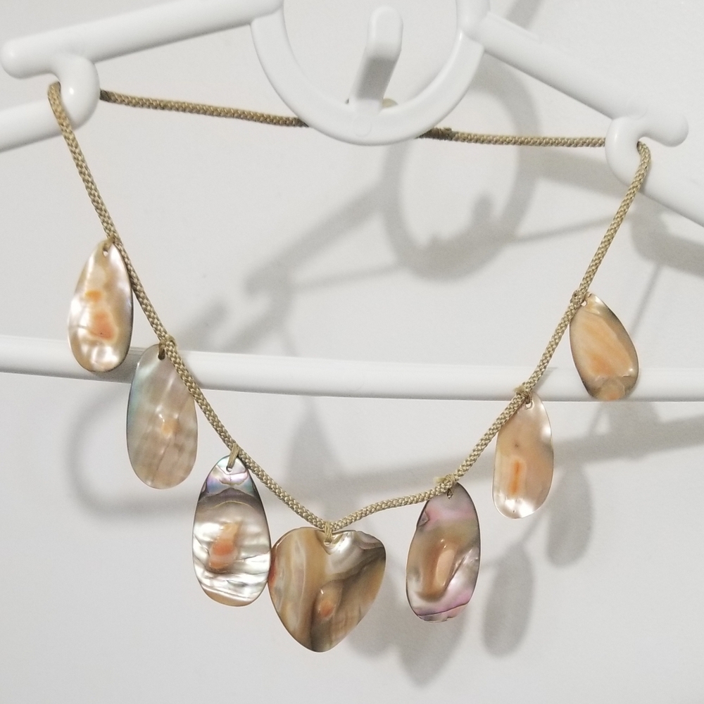 Vtg cord necklace w 7 blistered pearl pendants, 1 is a heart - Picture 11 of 12